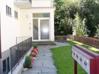 /album/fotogalerie-wohnung-21/main-entrance-to-fasanenstrasse-9-jpg2/